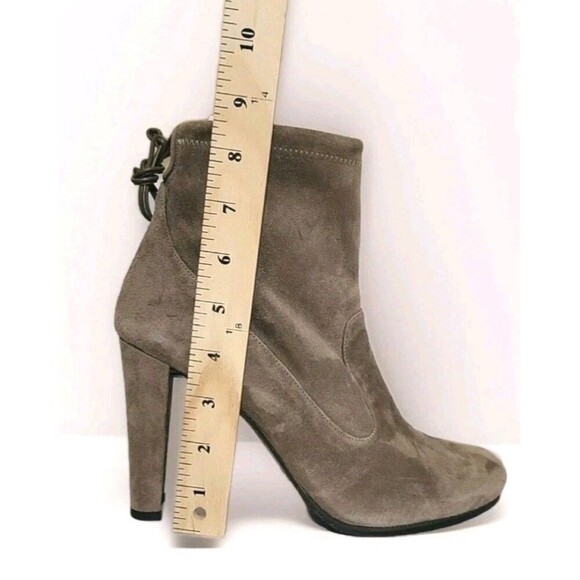 STUART WEITZMAN Size 11.5 Mitten Taupe Suede "Perfection" Ankle Booties $595 - Picture 4 of 8